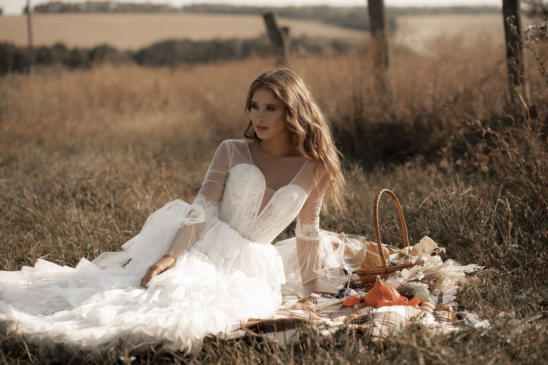 Boho Brautkleider Köln in ivory mit Ärmeln