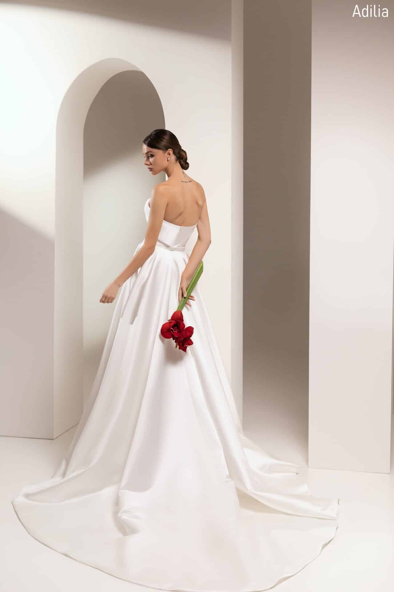 Brautkleid ohne Träger im klassischen Stil